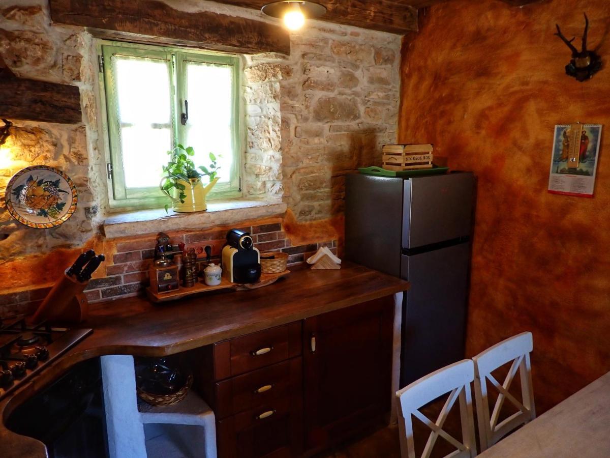 Cottage al Merlo Olivo Buje Esterno foto