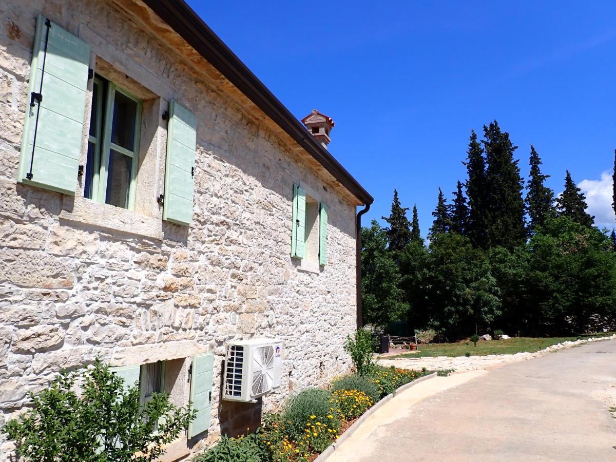 Cottage al Merlo Olivo Buje Esterno foto