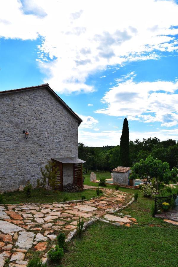 Cottage al Merlo Olivo Buje Esterno foto